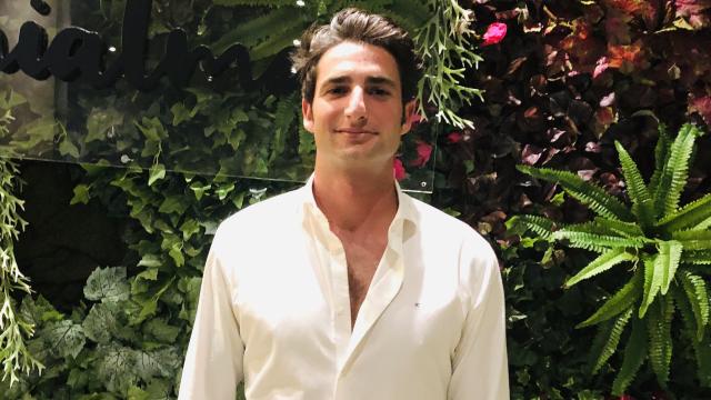 El empresario Javier Calle Mora en la inauguración de su nuevo local en Marbella.