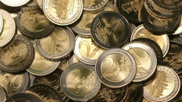 Imagen de archivo de varios euros.