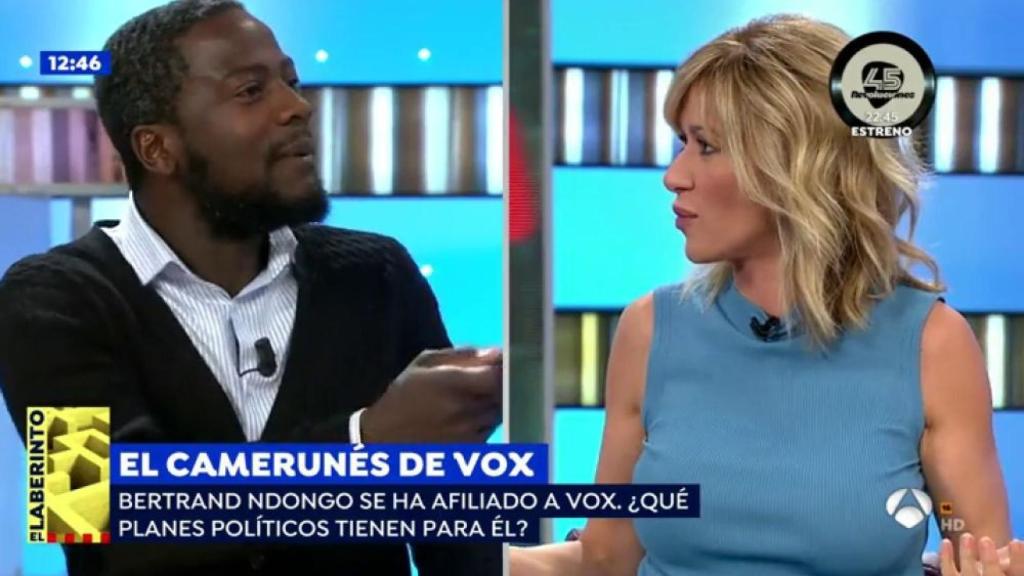 Bertrand Ndongo junto a Susanna Griso.