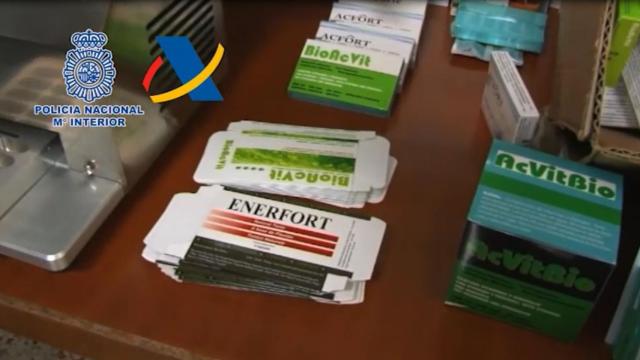 Complementos adulterados que vendían de manera ilegal. Foto: Policía Nacional y Agencia Tributaria