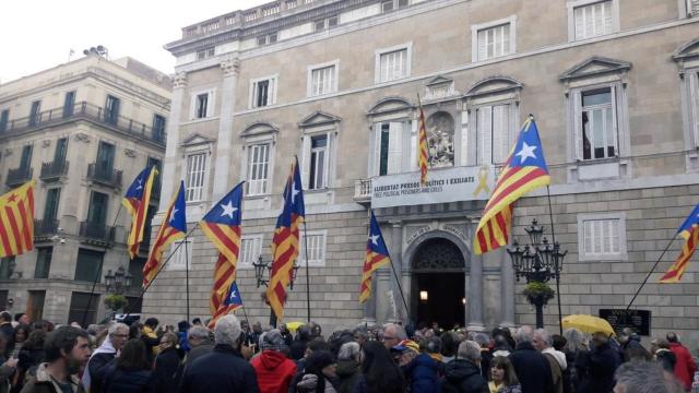 Independentistas celebran la desobediencia de Torra.