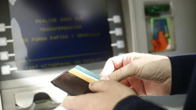 Imagen de archivo de un cajero automático en Madrid.