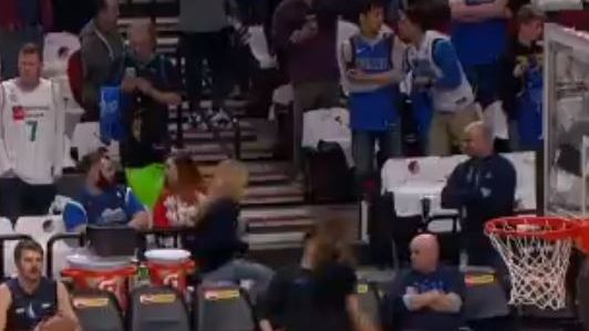 La particular jugada de Doncic antes de su encuentro con los Mavericks.
