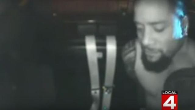 El luchador de la WWE, Jimmy Uso, durante su detención.