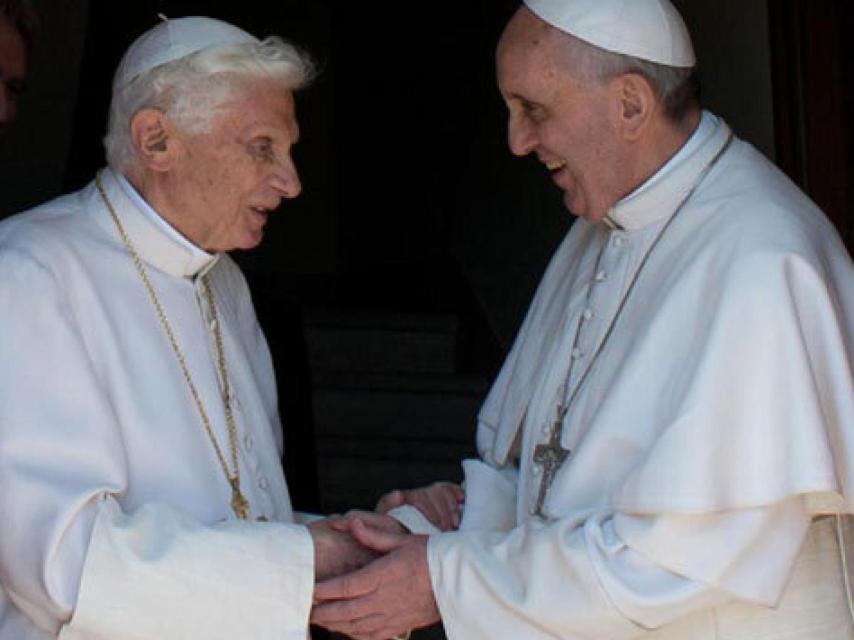 Reunión entre Francisco I y Benedicto XVI.