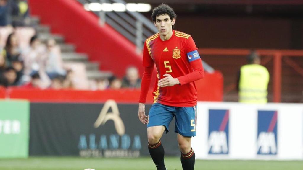 Jesús Vallejo con la selección española Sub21 ante Rumania. Foto: Twitter (@JesusVallejo)
