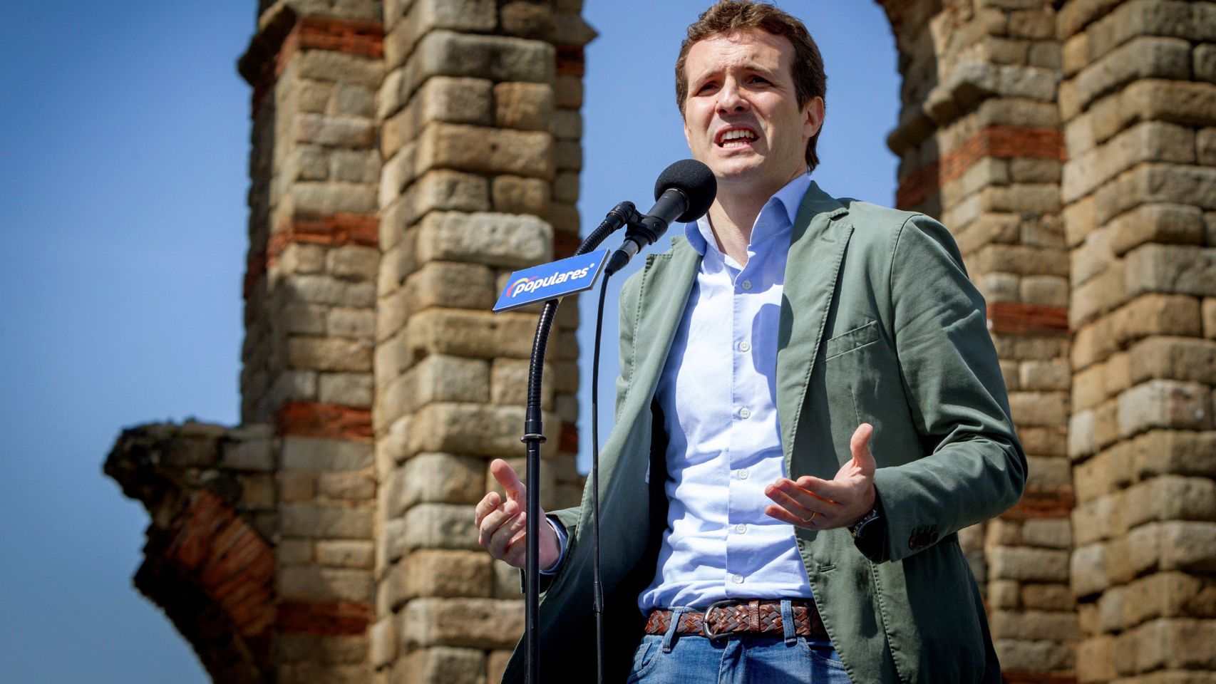 Casado, durante su intervención en el acto junto al Acueducto de Los Milagros de Mérida.