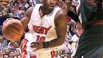 Tim Hardaway y Patrick Ewing durante un partido