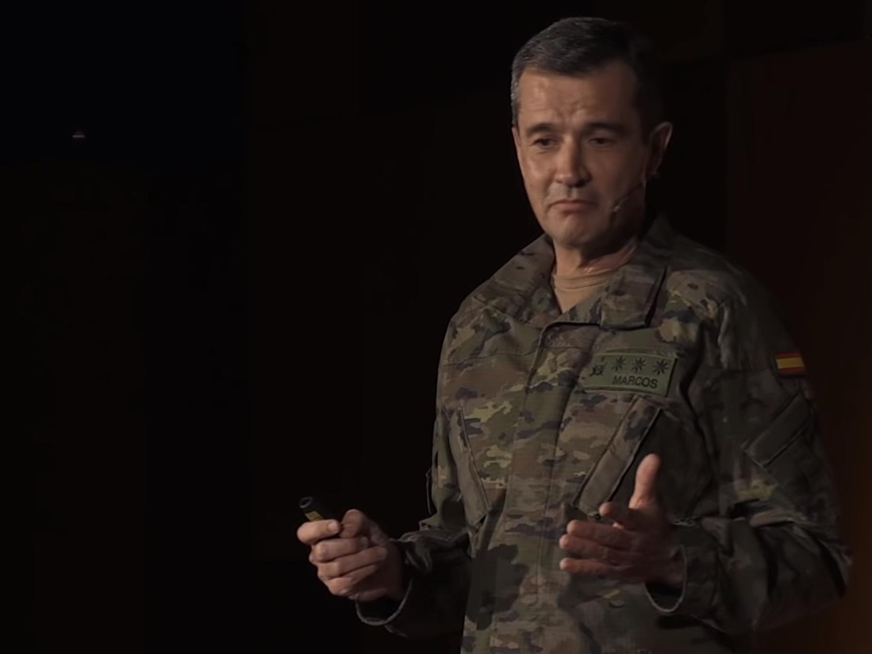 El coronel Francisco Javier Marcos Izquierdo, en su conferencia.