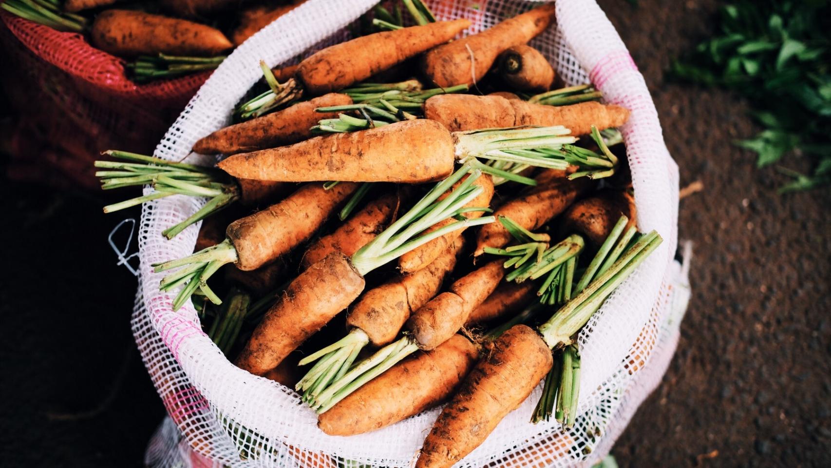 Un saco de zanahorias.