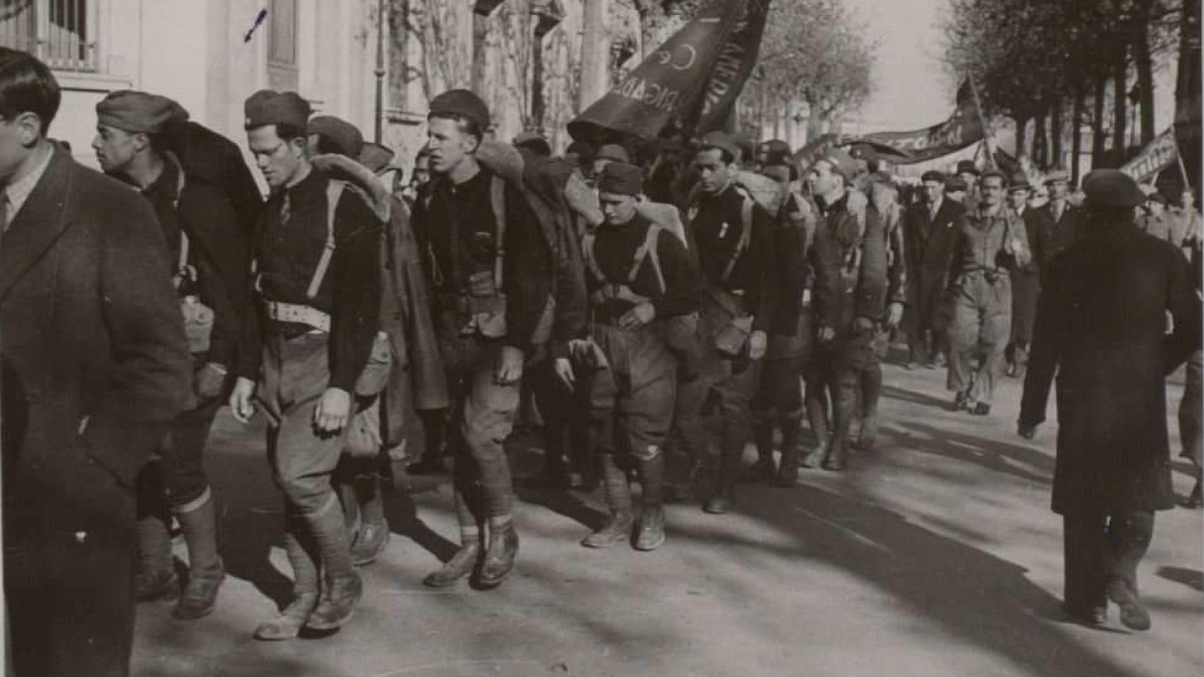 Llegada de voluntarios americanos de las Brigadas Internacionales a Barcelona