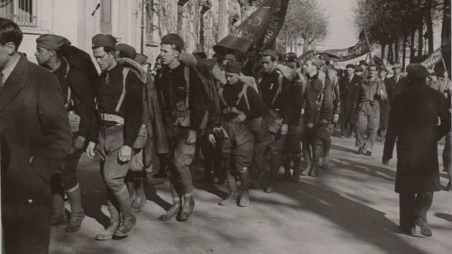 Llegada de voluntarios americanos de las Brigadas Internacionales a Barcelona