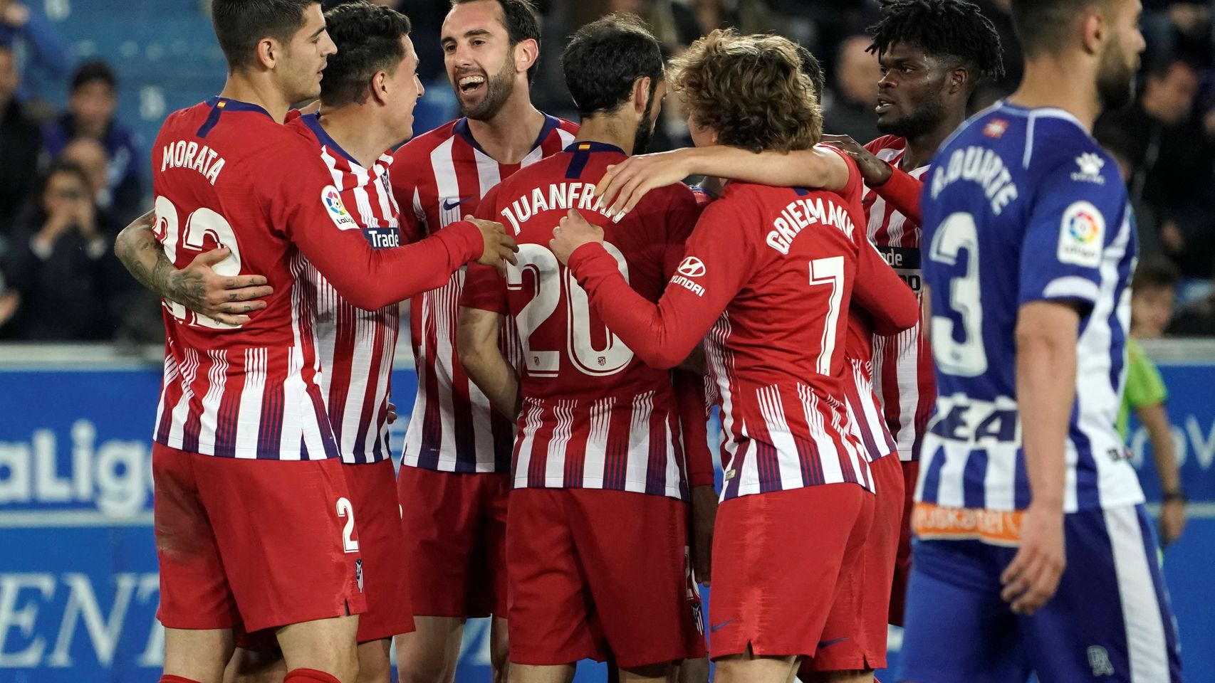 Los jugadores del Atlético celebran uno de los goles