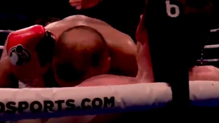 Kash Ali muerde a David Price