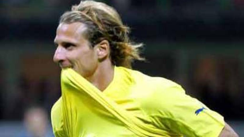 Diego Forlán, en un partido del Villarreal