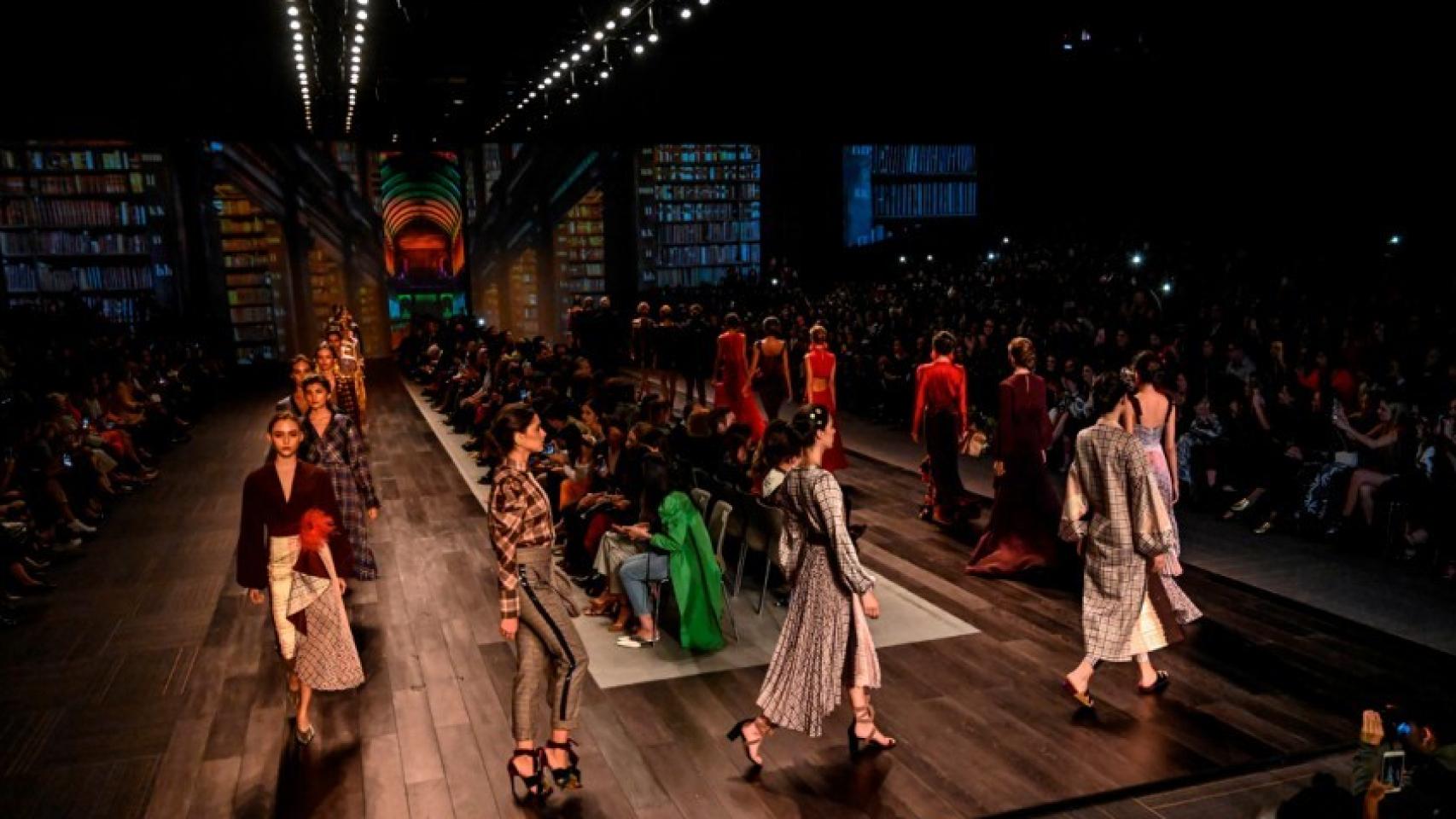 Modelos desfilando de Silvia Tcherassi en ell Bogotá Fashion Week