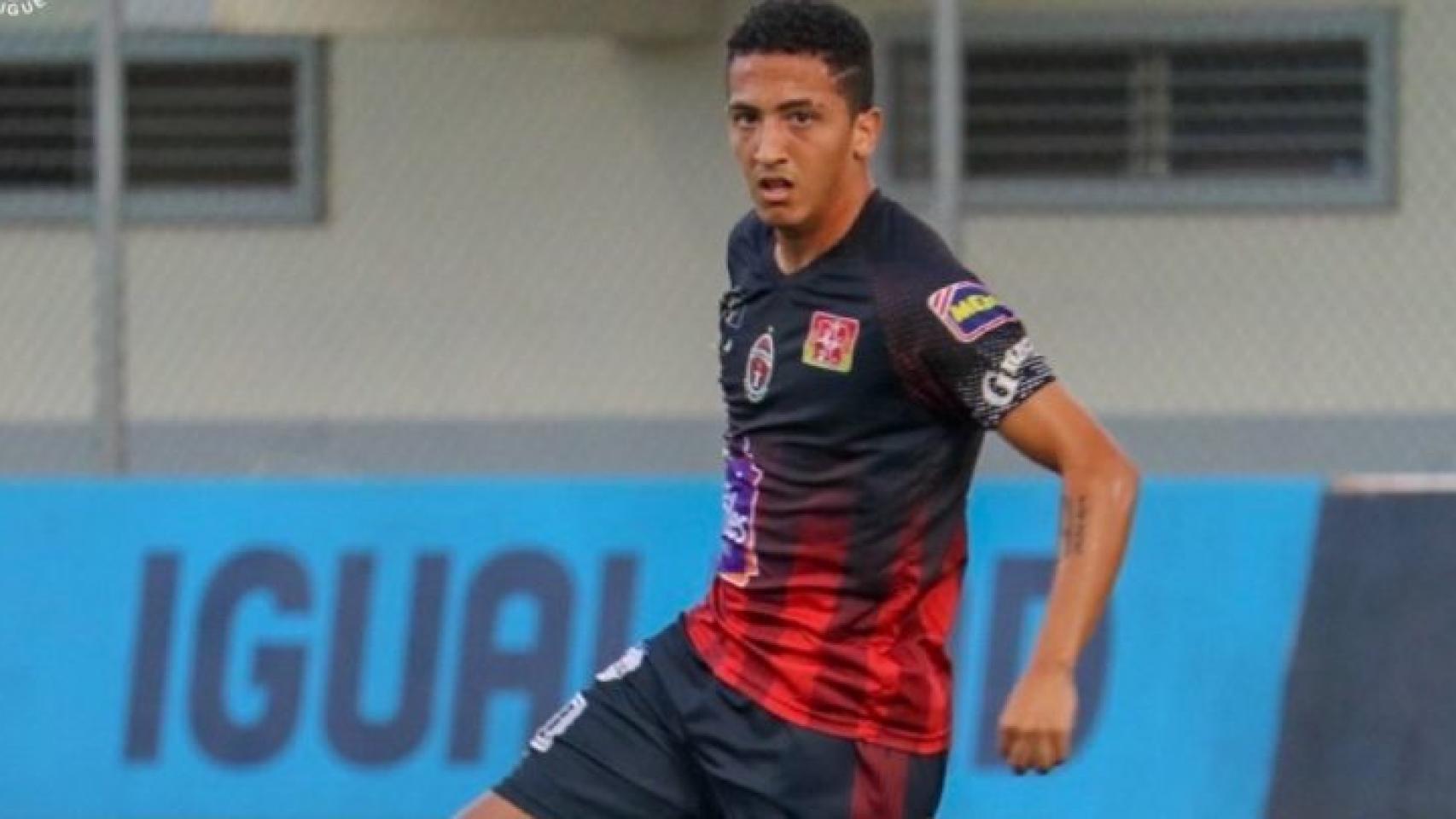 Ángel Orelien, jugador panameño. Foto: Twitter (@sportingsmfc)
