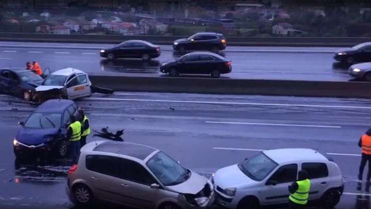 El accidente ha tenido lugar a la altura de la Ciudad de la Cultura de la ciudad.