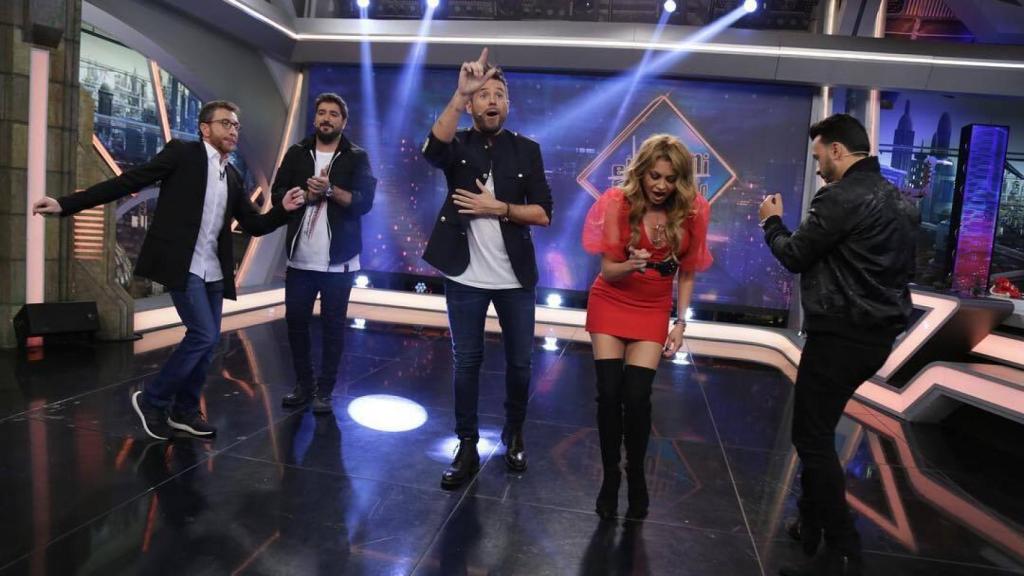 Los cuatro 'coaches' de 'La Voz', en su entrada a 'El Hormiguero'.