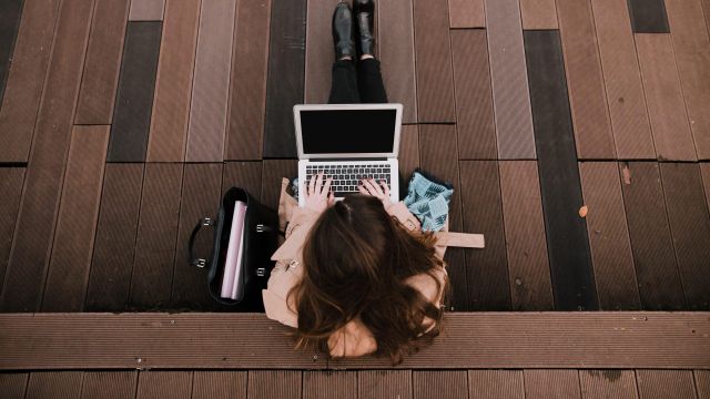 Xunta lanza un programa para mejorar capacidades digitales de las mujeres del rural gallego
