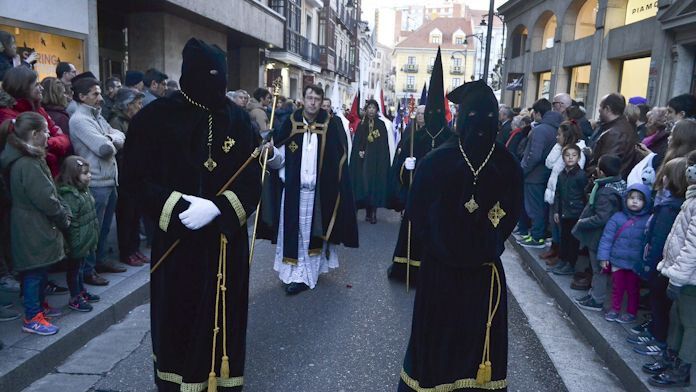 Valladolid-santo-entierro-cristo-yacente-semana-santa-2018-015