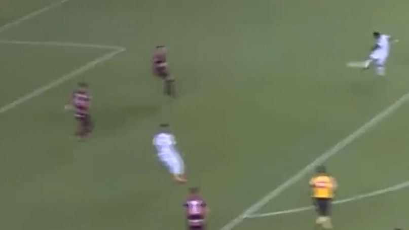 Rodrygo demuestra su pegada con un golazo de volea
