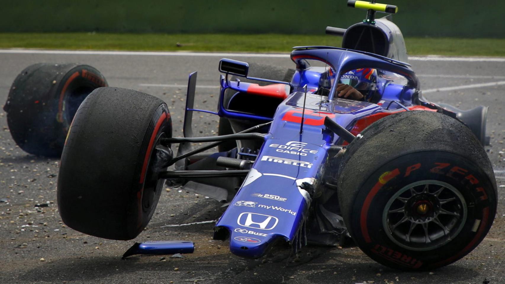 Las imágenes del terrible accidente de Alexander Albon en el GP de China
