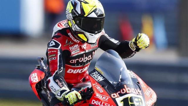 Bautista celebra su victoria en Assen