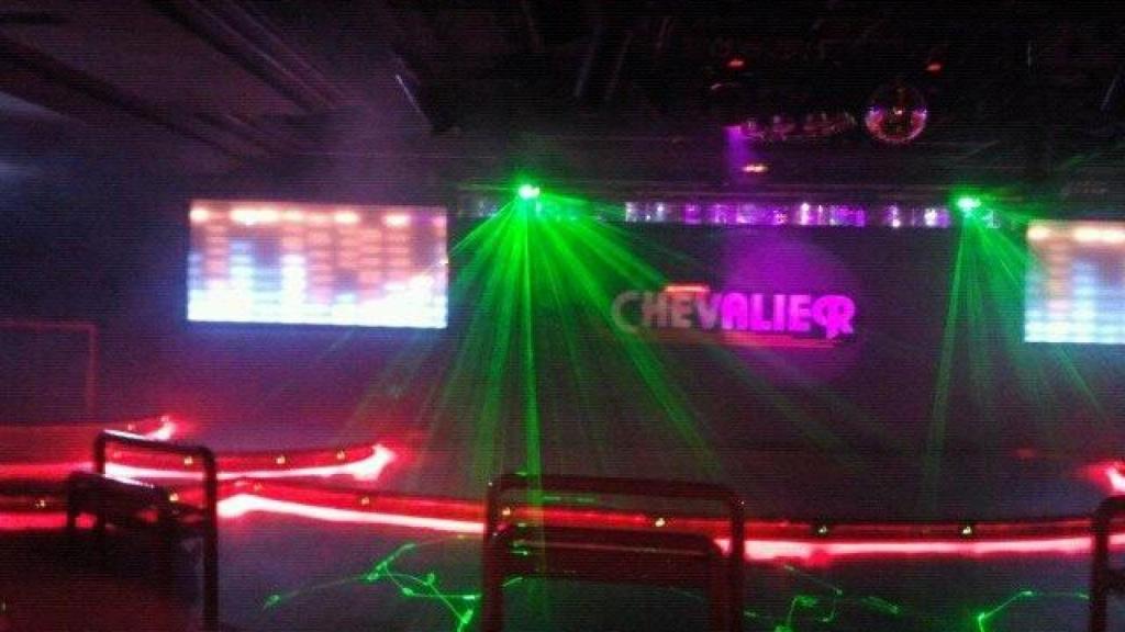 Interior de la discoteca Chevalier, en Santa Cristina (Oleiros).