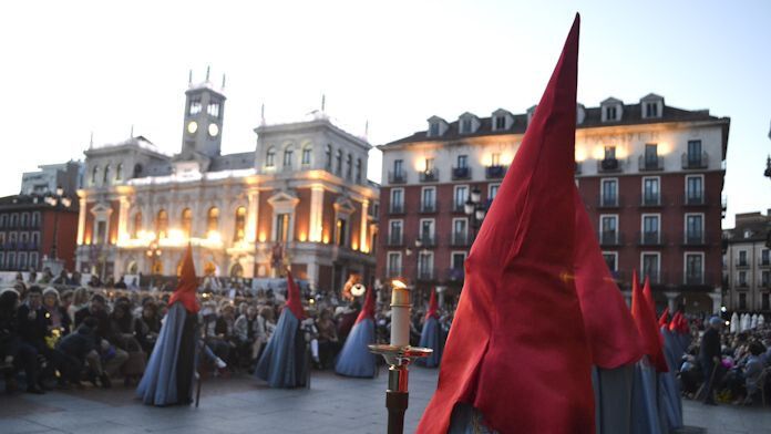Valladolid-Semana-Santa-Procesion-General-Viernes-Santo-56