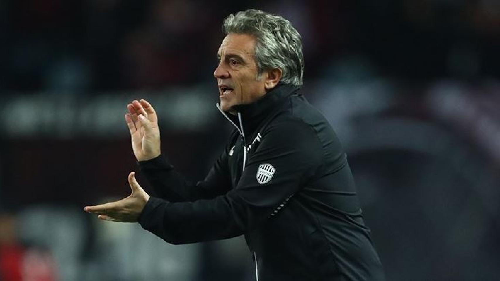 Juanma Lillo, despedido del Vissel Kobe. Foto: Twitter (@Visselkobe)