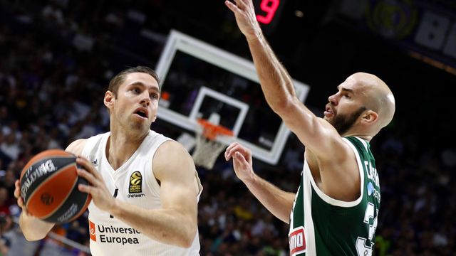 Causeur y Calathes en el primer partido entre Real Madrid y Panathinaikos