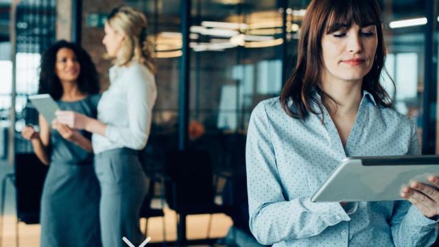 Becas Santander W50, el impulso del Santander para las mujeres directivas contra los 'techos de cristal'