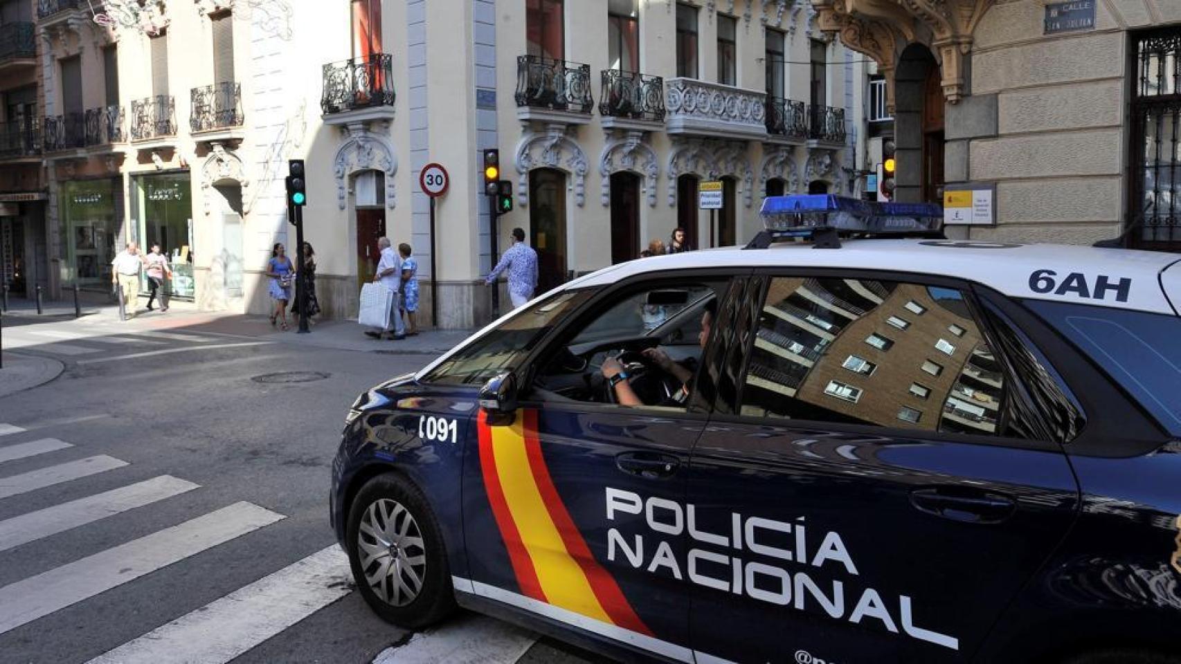 Imagen de archivo de una patrulla de la Policía Nacional.