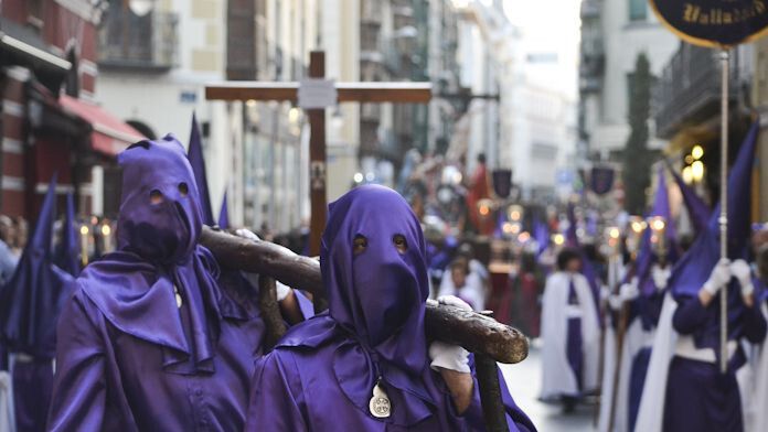 Valladolid-Semana-Santa-Procesion-Amargura-Jueves-Santo-41