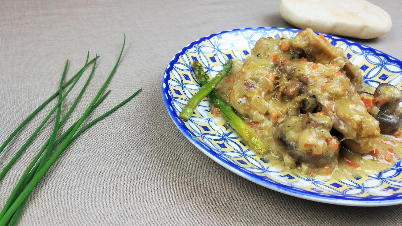 Pasos a seguir para preparar un pollo guisado con verduras o fricasé de pollo