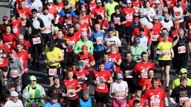 Corredores en una maratón.