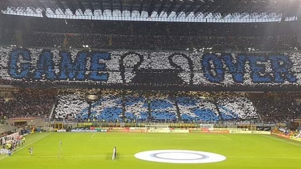 Tifo del Inter por el fracaso de la Juve en la Champions. Foto: Twitter (@chirichampions)