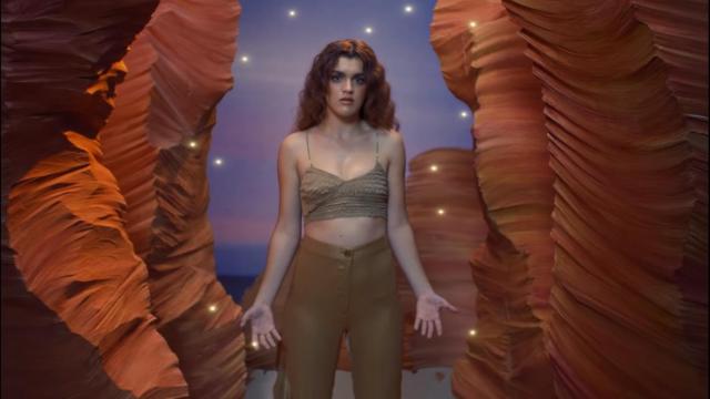Amaia, al final del videoclip de 'El relámapago'.