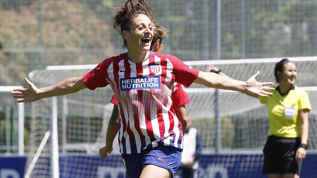 Esther celebra uno de sus tres goles a la Real Sociedad Foto: RFEF