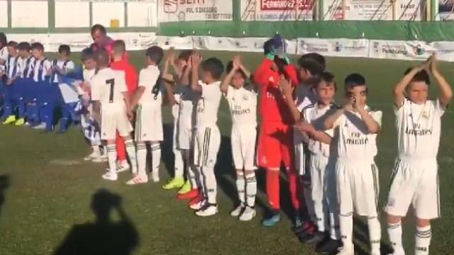 El mensaje de apoyo más tierno a Casillas: los benjamines de Madrid y Oporto, unidos