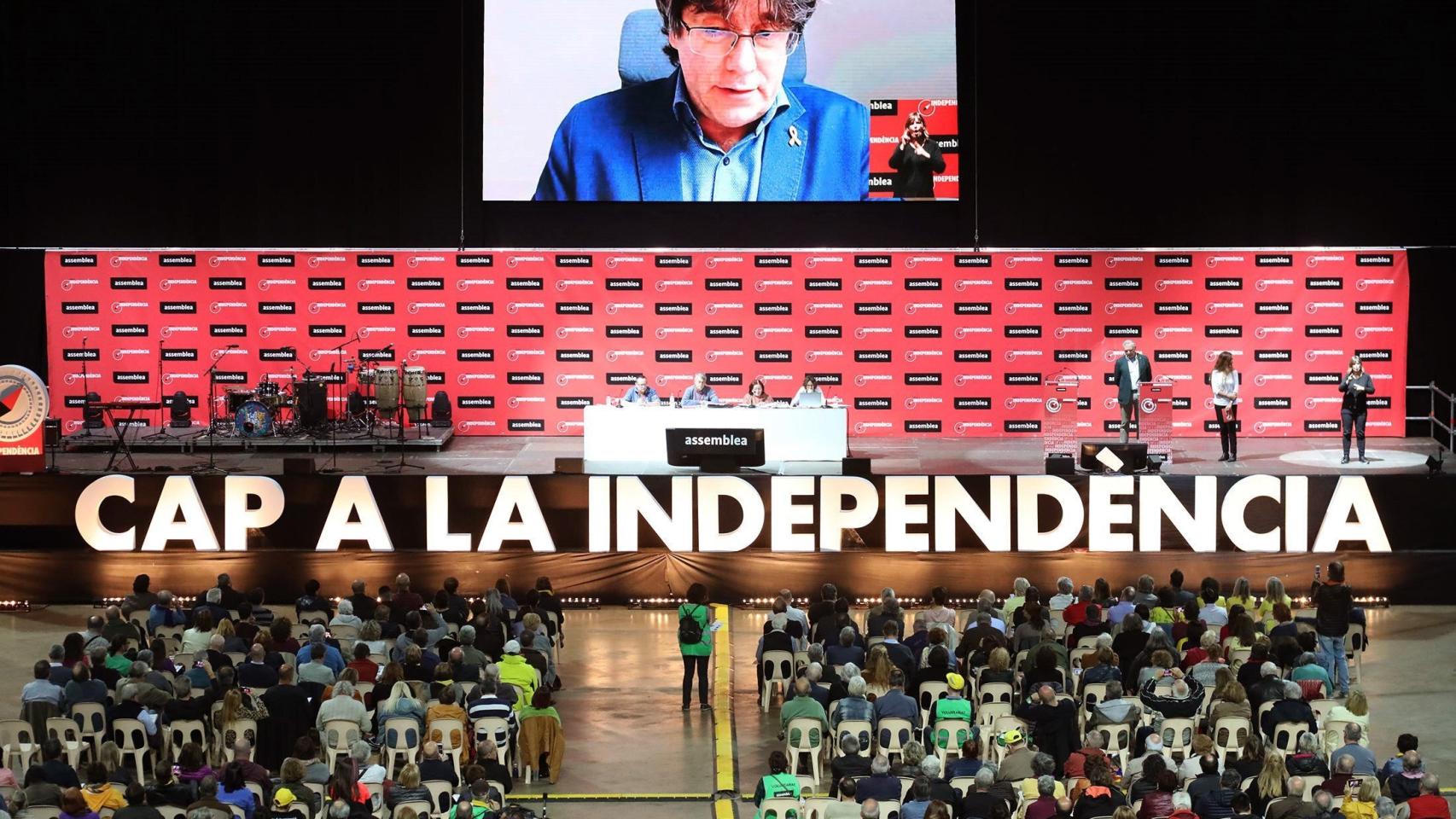 Intervención de Puigdemont mediante videoconferencia.