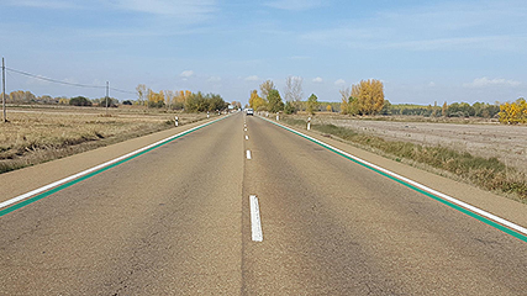 Tramo con líneas verdes de la CL-615, en Palencia. Foto: DGT