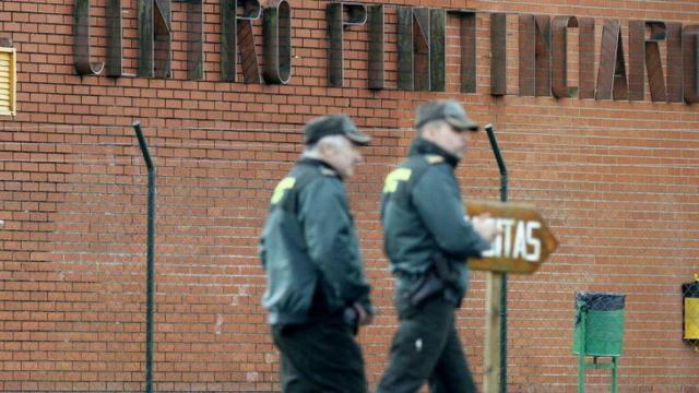 Tres funcionarios y un recluso de Teixeiro, a juicio por agresiones