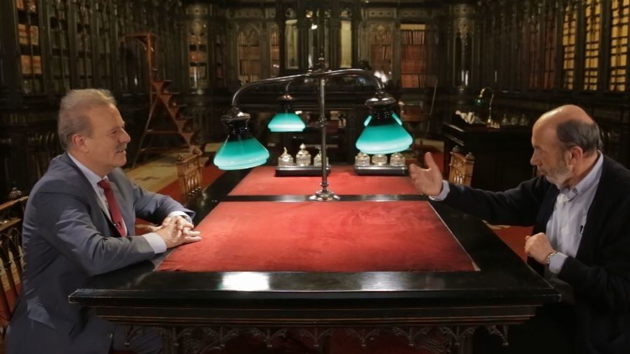 El día que Rubalcaba comparó el Congreso con la tabla periódica: Los míos eran los metales
