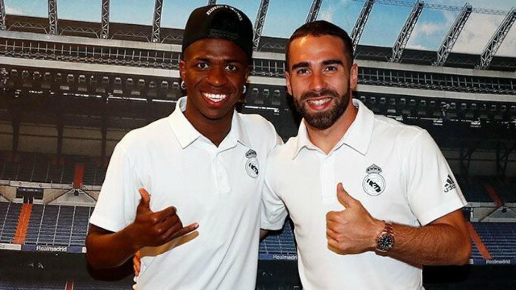 Carvajal y Vinicius en la sesión de firmas de San Sebastián
