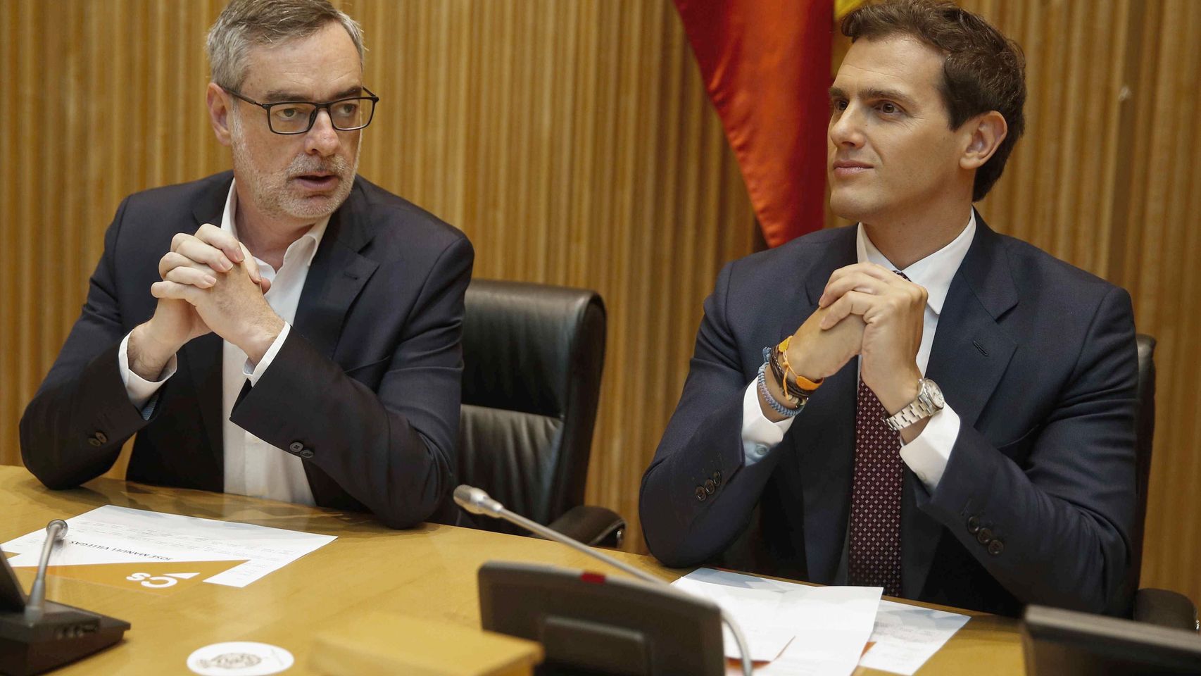 Rivera y Villegas, durante la primera reunión de su grupo parlamentario tras el 28-A.