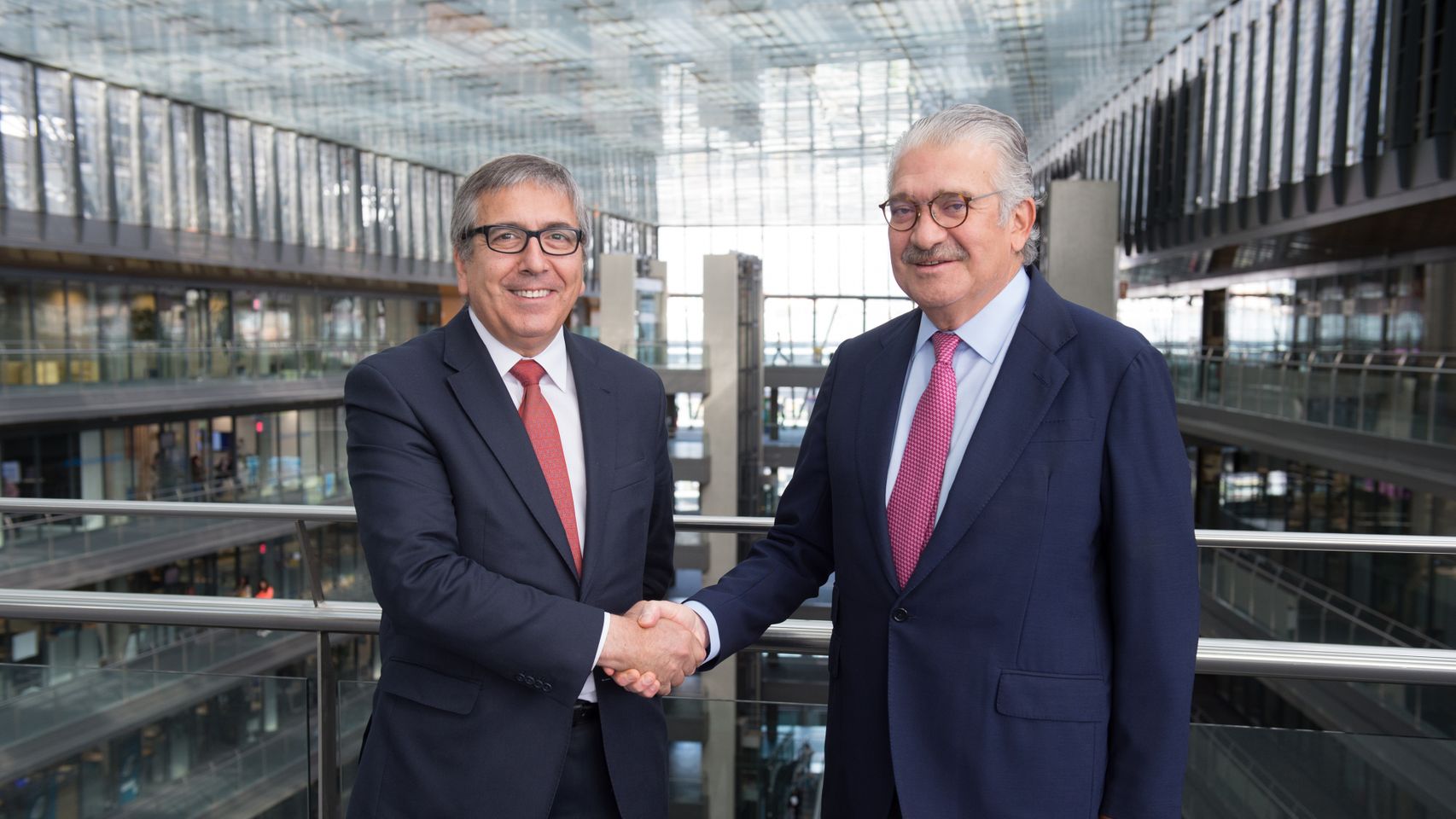 El presidente del ICO, José Carlos García de Quevedo, y el CEO de Endesa, José Bogas.