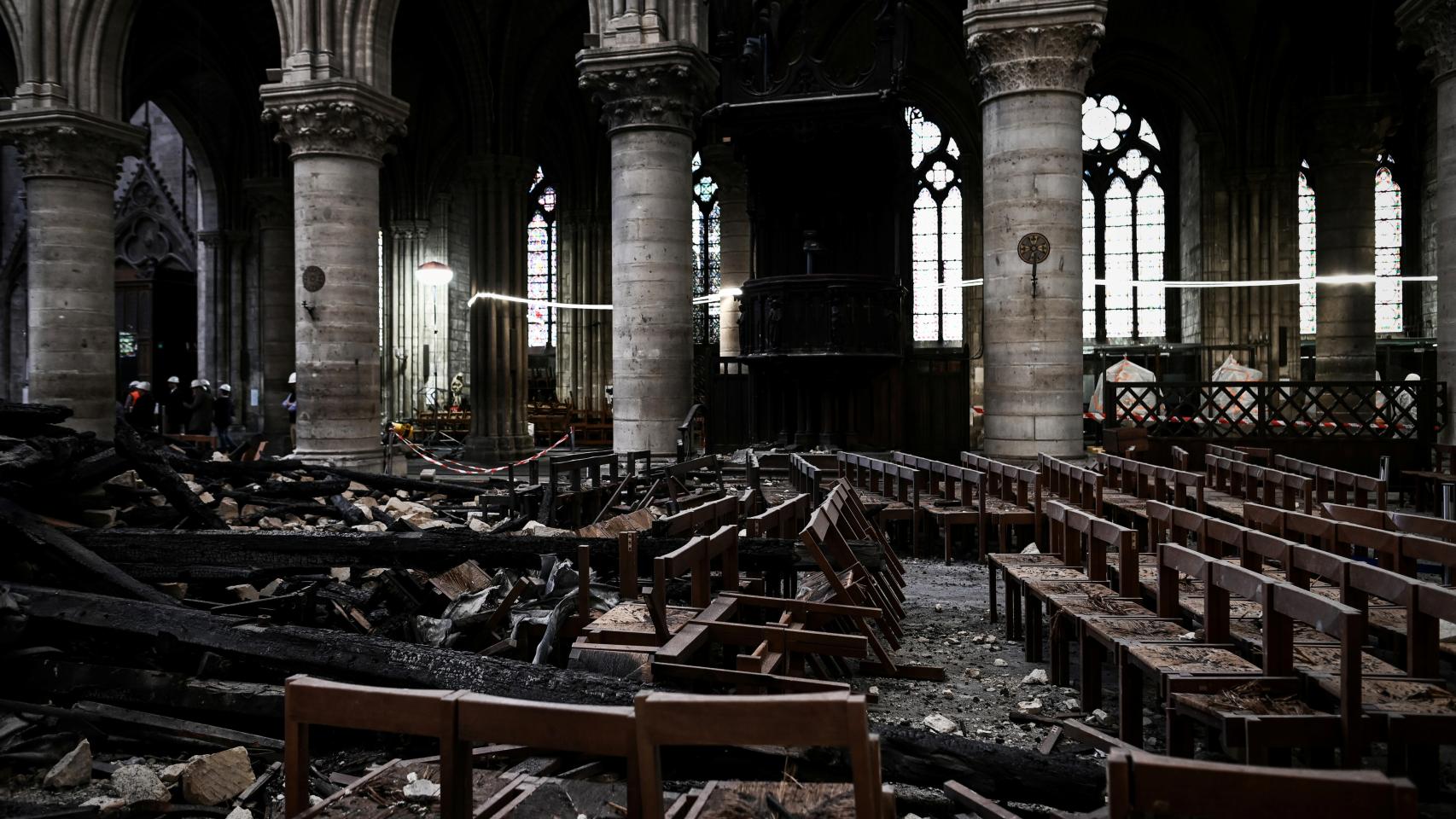 Primeras imágenes de Notre Dame un mes después del incendio.
