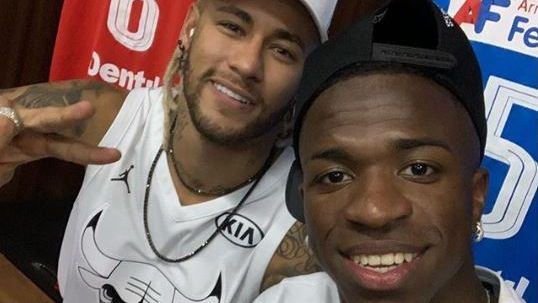 Vinicius y Neymar. Foto: Instagram (@viniciusjunior)